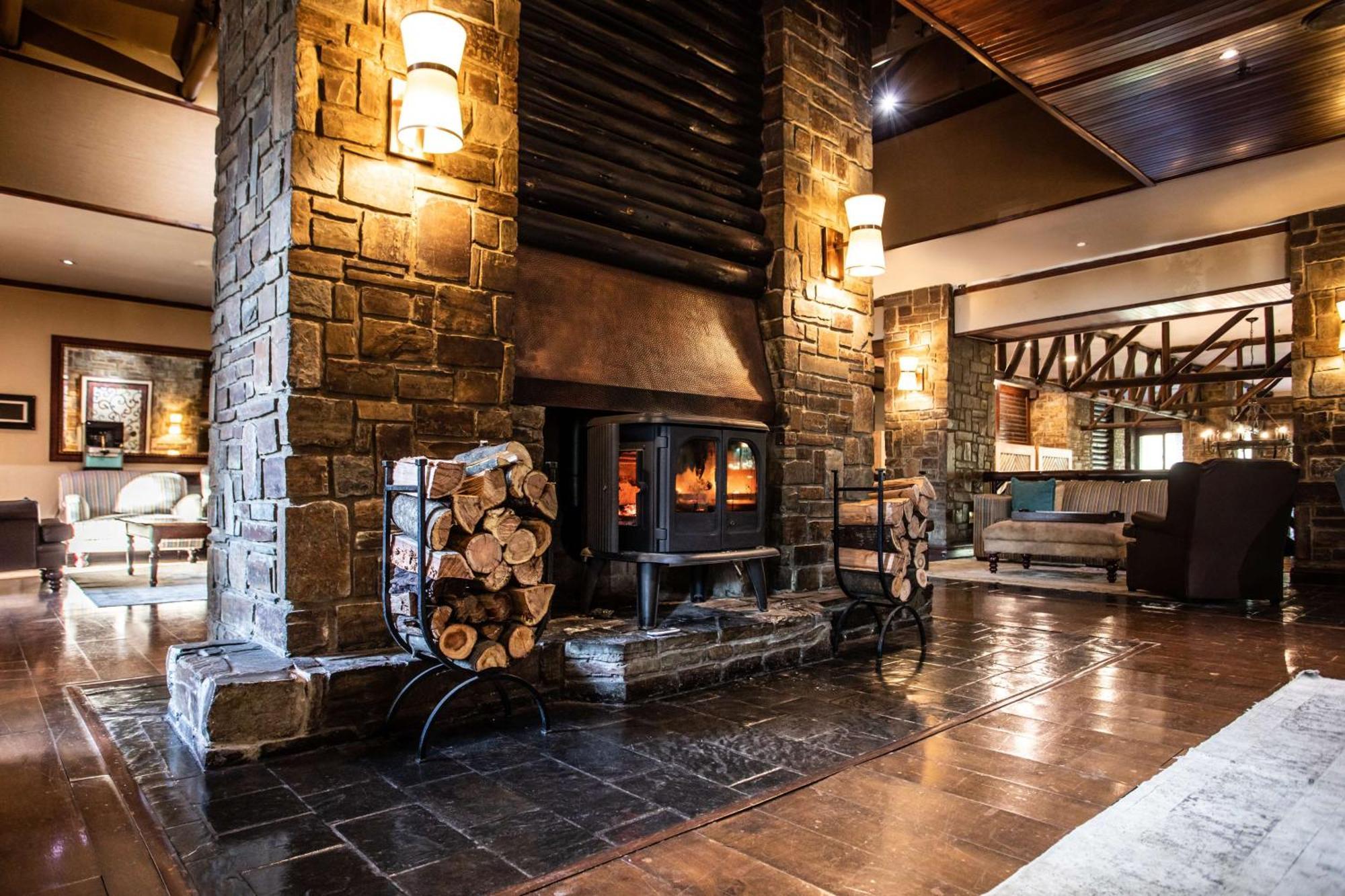 Drakensberg Sun Resort Cathkin Park Esterno foto