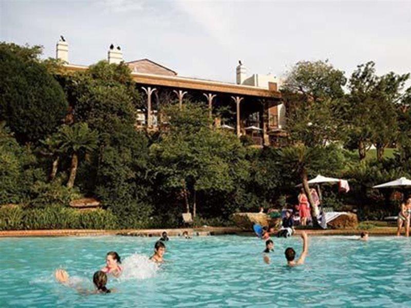 Drakensberg Sun Resort Cathkin Park Esterno foto
